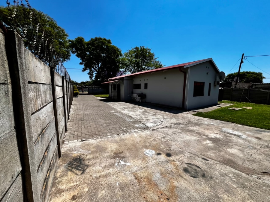 3 Bedroom Property for Sale in Rustenburg North North West